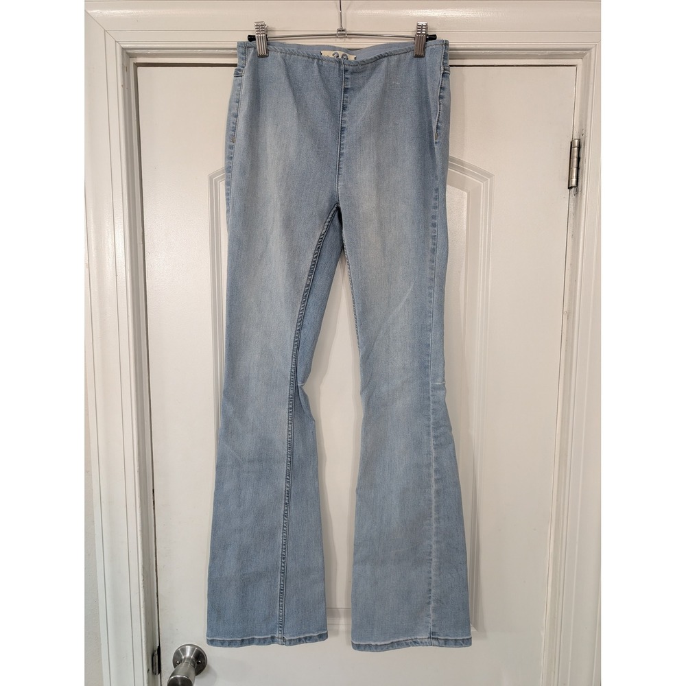 We The Free Flare Jeans Pants Sz 28 Light Wash Denim Stretch Pull On 70s retro - Picture 2 of 8